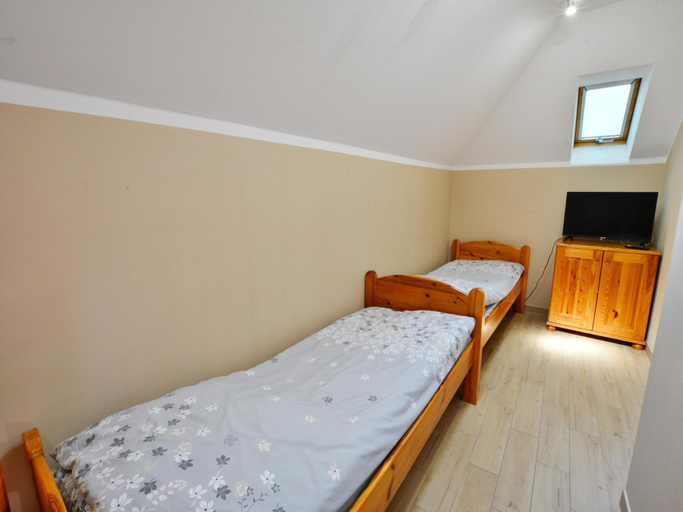 Bedroom 2, Holiday apartment, 3 bedrooms, garden, Slowino, Sławno