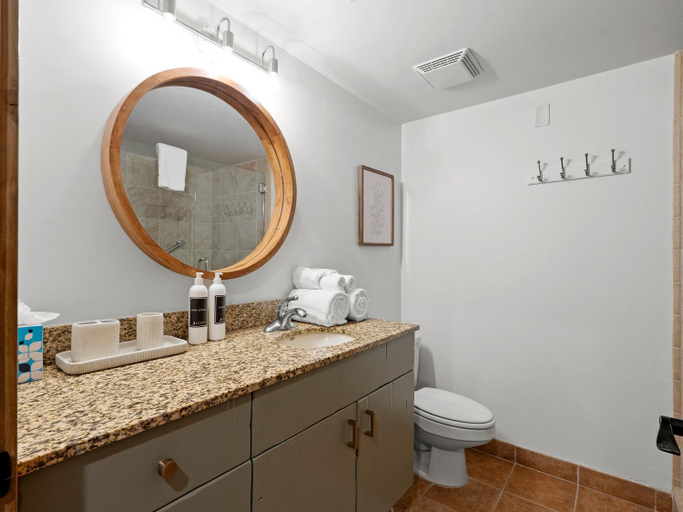 Bathroom 3, Jupiter Inn, Summit