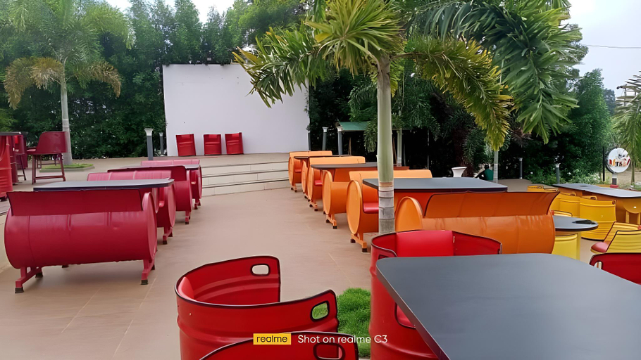 Food & Drinks, D Green Village Resort, Solapur