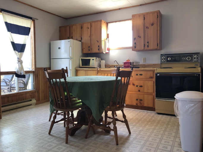 Kitchen 3, Bubbling Brook Cottages, Queens