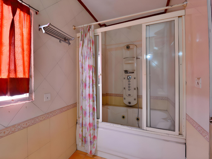 Bathroom 3, Hotel Flyover Classic Patiala, Patiala