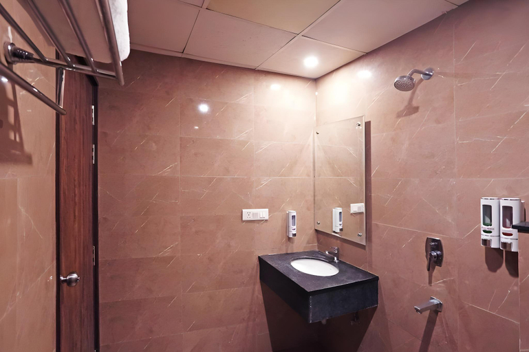 Bathroom 4, Hotel Mayda Inn- A Boutique, Delhi