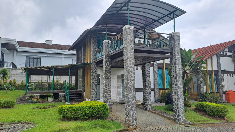 Exterior & Views 4, Villa Alium/Alila by Villa Istana Bunga , Bandung