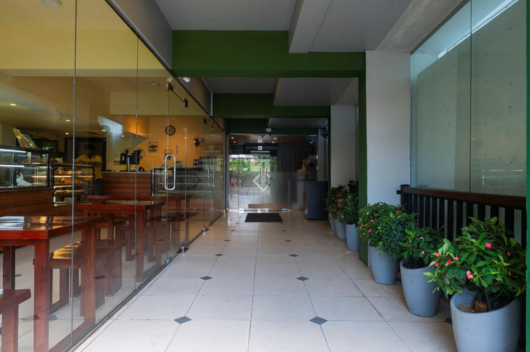 Food & Drinks 5, Thilhara Days Inn, Colombo