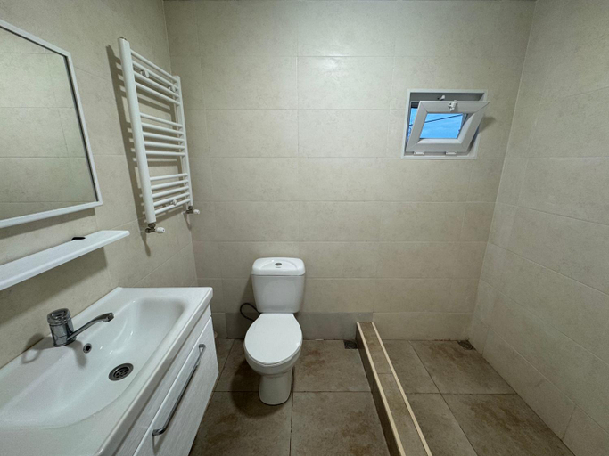 Bathroom 3, azahostel, Kobuleti