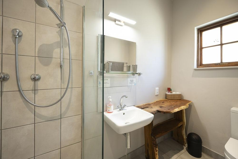 Bathroom 3, Otjisazu Guest Farm, Omatako