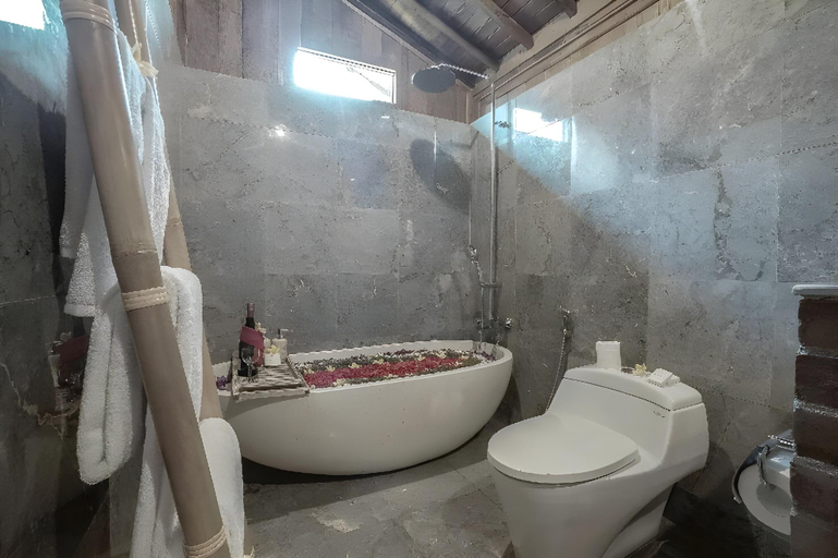 Bathroom 5, Kirani Joglo, Gianyar