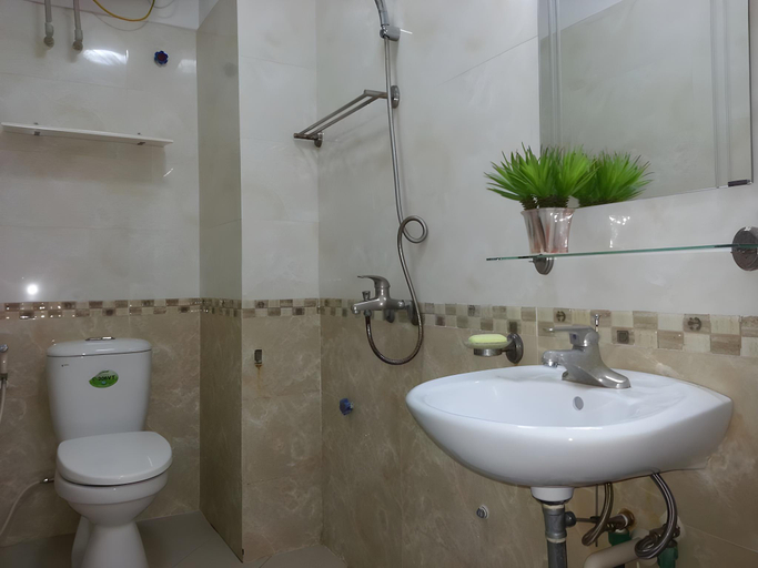 Bathroom 5, V-Studio Apartment 2, Cầu Giấy