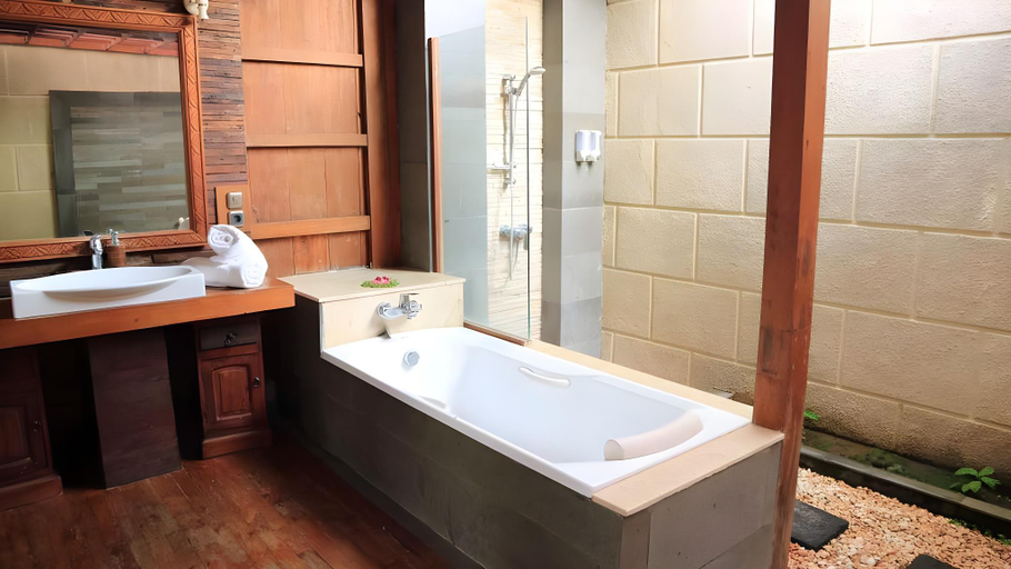 Bathroom, Intan Mutiara Sanur Beach Villa, Denpasar