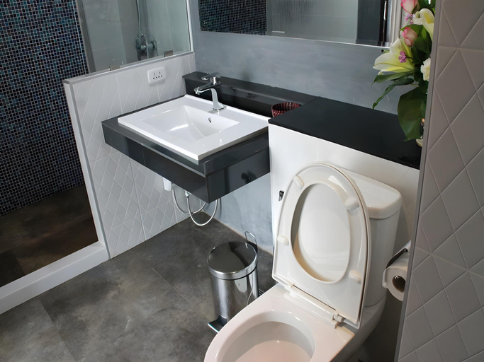 Bathroom 4, CBD Hotel, Muang Surat Thani