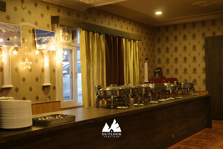 Food & Drinks 5, Hotel Outlook, Anantnag