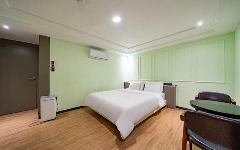 Bedroom, Pyeongtaek Bene Hotel, Pyeongtaek