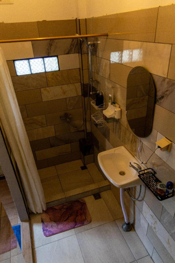 Bathroom 5, Happy Spiritus Guethouse Tabanan, Tabanan