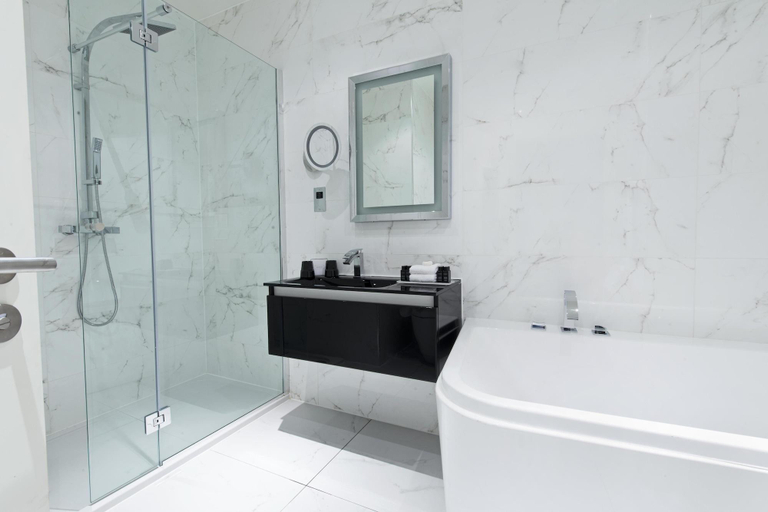 Bathroom 3, Colessio, Stirling