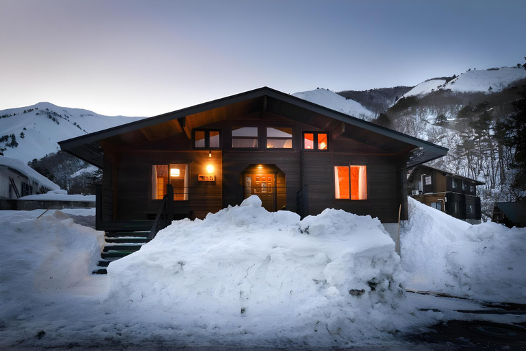 Exterior & Views 1, Woodpecker Chaket|Amazing location with a CAR! !, Hakuba