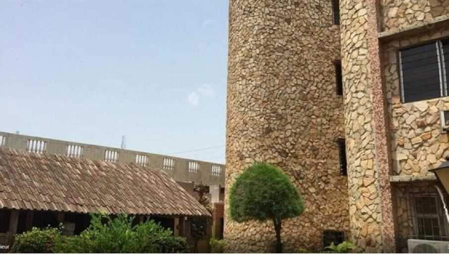 Others 4, Hotel DK, Ouidah