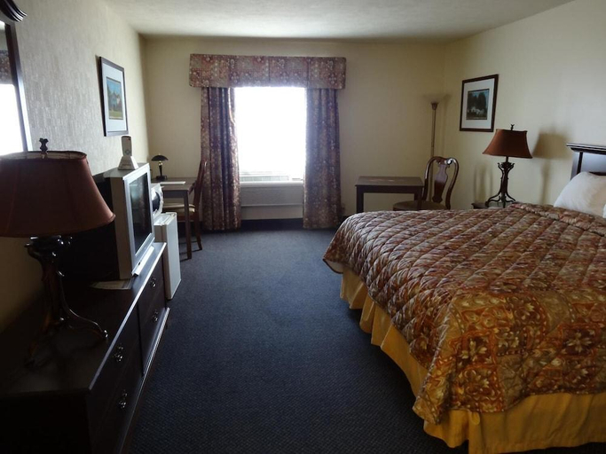 Bedroom 2, Fairgrounds Inn, Perry