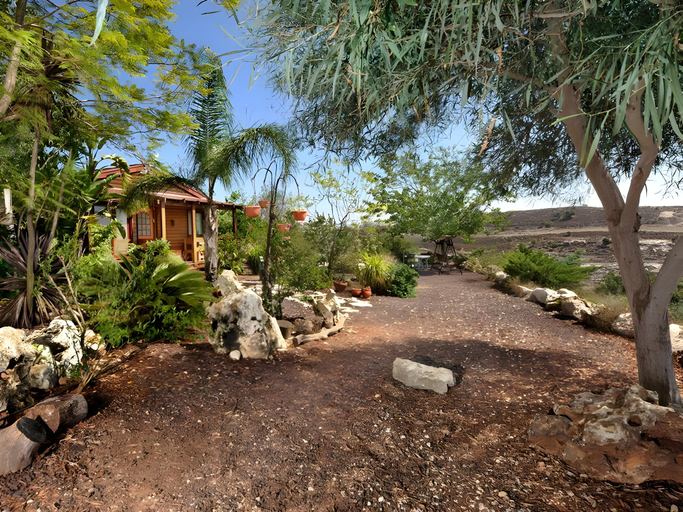 Others 5, Shangri Hila Cabin