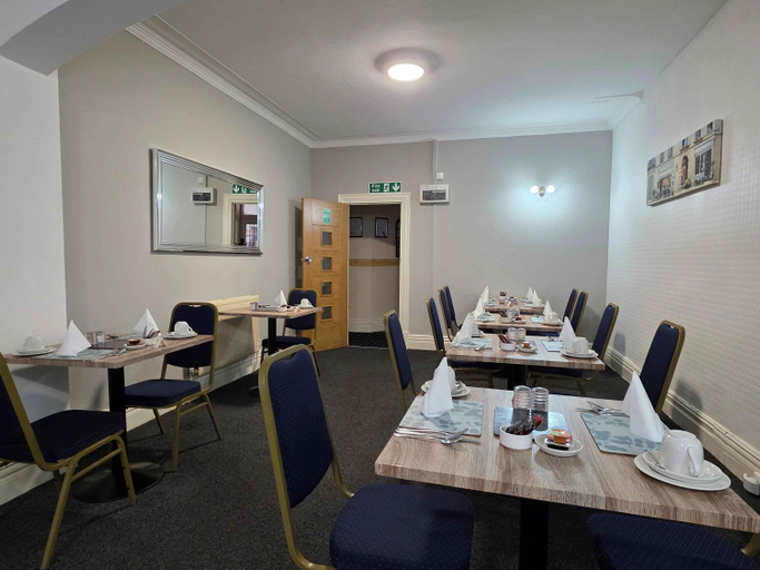 Food & Drinks 5, Sunnydale, Blackpool