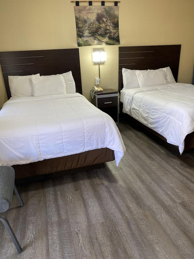 Bedroom 1, Savannah Motel, Hardin