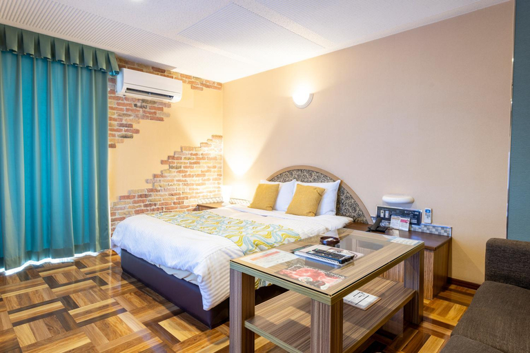 Bedroom 2, HOTEL Villamure – Adults Only, Ogōri
