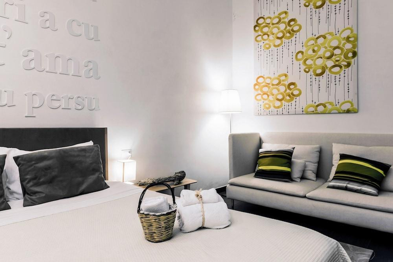 Others 4, B&B Siracusa, Syracuse