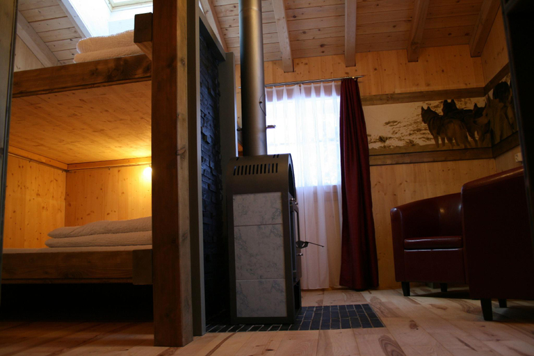 Bedroom 2, Hüttenhotel Husky Lodge, Schwyz