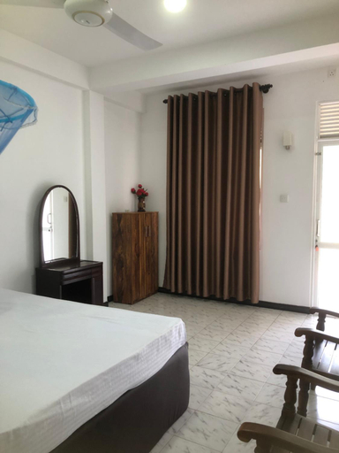 Others 3, senarathna guest house, Weligama