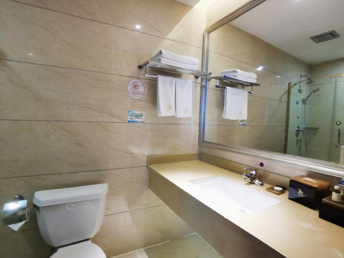 Bathroom 3, GreenTree Eastern Huainan Guangchang Road Hotel, Huainan
