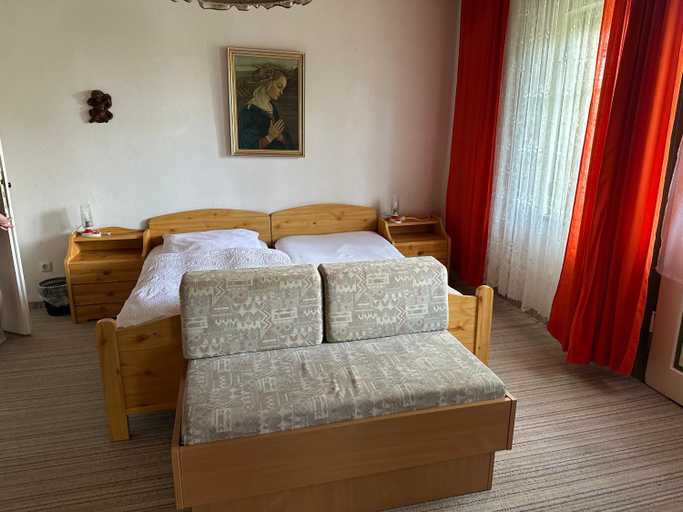 Bedroom 4, Gastehaus Gut Frauendorf, Passau