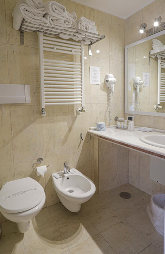 Bathroom 2, Astoria Hotel, Napoli