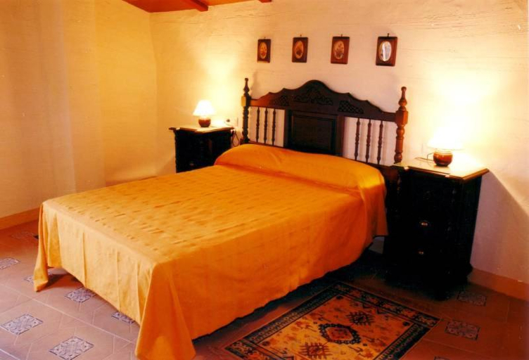 Bedroom 2, Mas Peraquintana, Girona