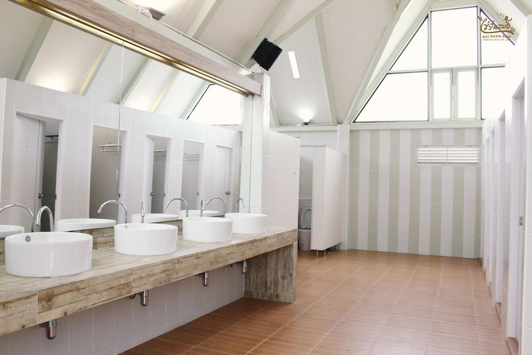 Bathroom 4, Rai Ruen Rom x StayLah ECO, Thoeng
