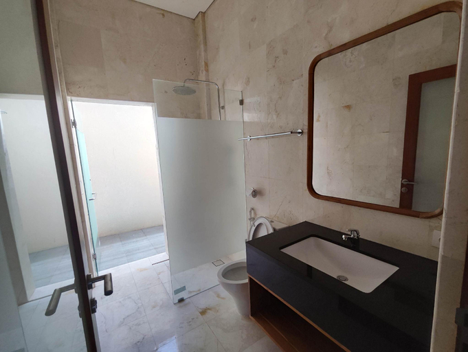 Bathroom 4, Lovecho Villa & Room Unit Canggu, Badung