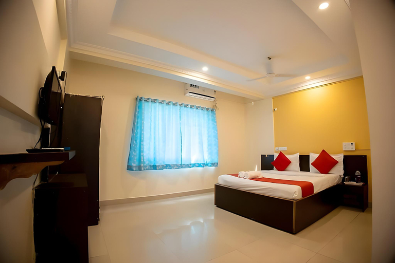 Bedroom 3, Om Palace, Pune