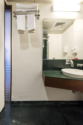 Bathroom 5, Park Ornate, Pune