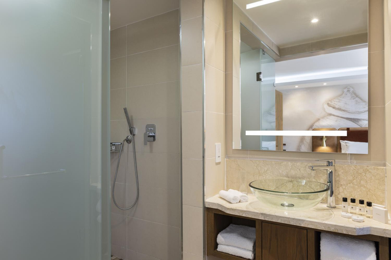Bathroom 4, Mpilo Boutique Hotel