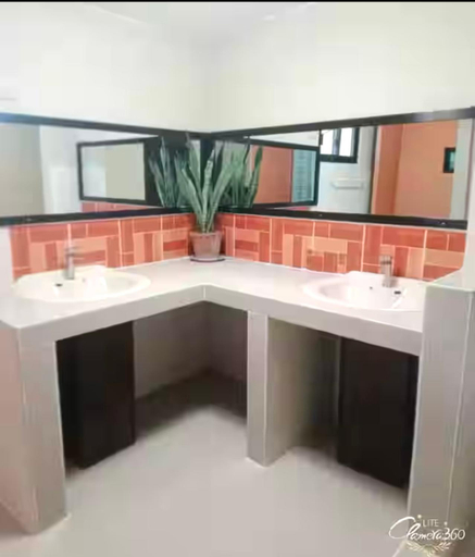 Bathroom 4, Garden INN, Santander