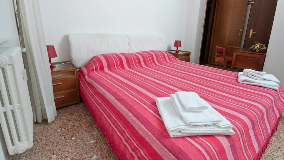 Bedroom 2, B&B 2 Passi Da, Rome