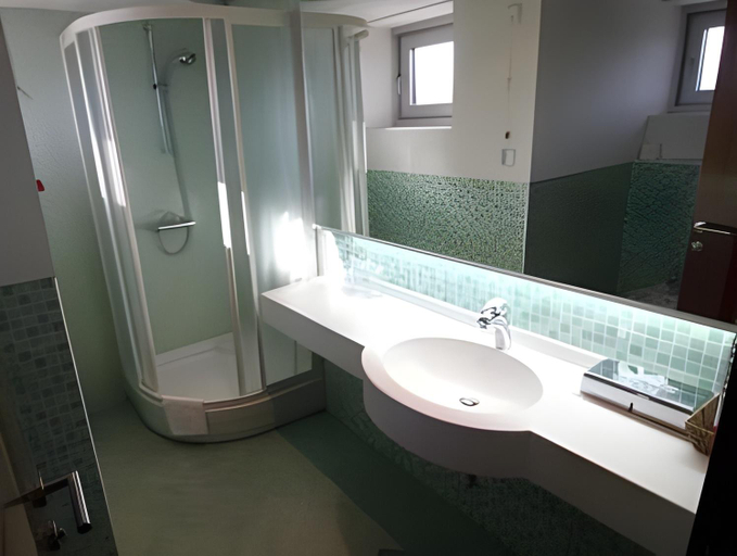 Bathroom 4, Exclusive, Sarajevo