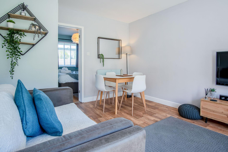 2, Bayview 87 - 2 Bedroom Chalet - Bayview Oxwich, Swansea