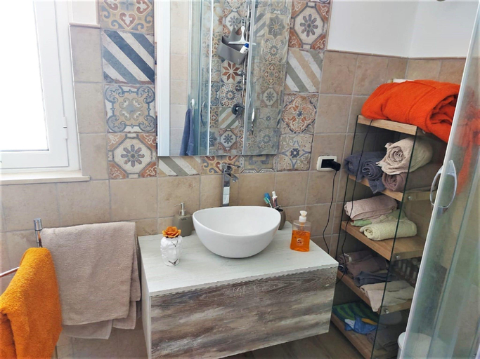 Bathroom 4, Family-Friendly Sicily Stay, Agrigento