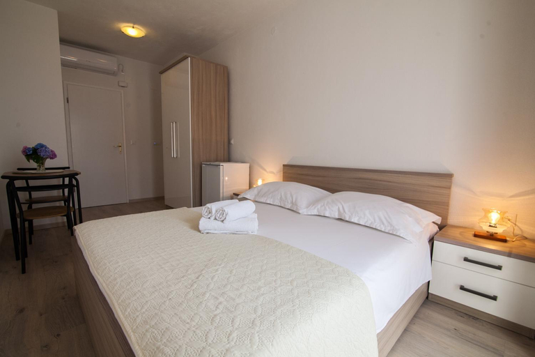 Others 2, Eni apartments BOL, Bol