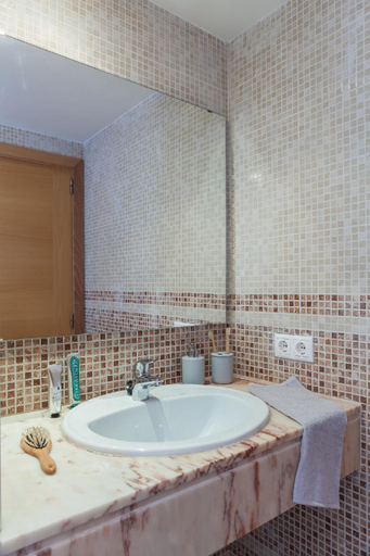 Bathroom 4, Aparthotel Pierre & Vacances Mallorca Cecilia, Baleares