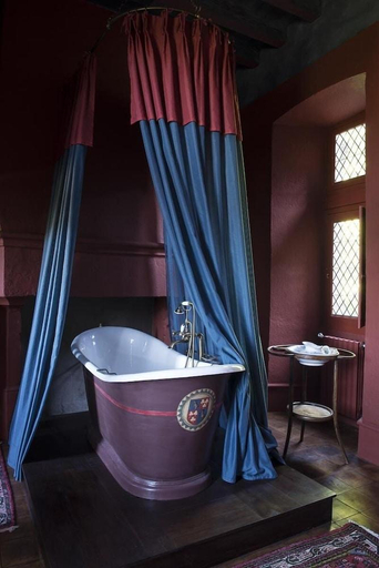 Bathroom, Chateau de Canac, Aveyron
