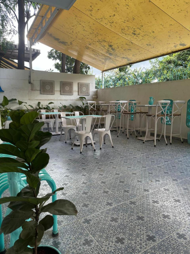 Food & Drinks 4, StayBird Divine Suites Business Hotel, Pune