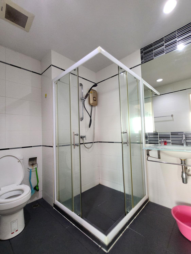 Bathroom 5, Centric Sea Pattaya, Pattaya