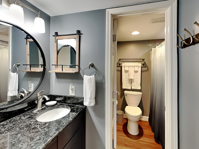 Bathroom 4, Kontiki Bayfront by Miss Kitty’s, Aransas