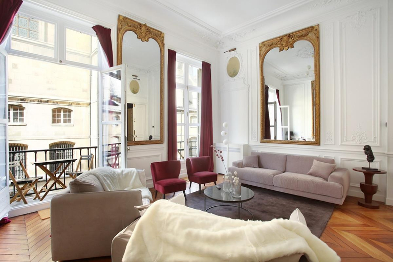 Interior view, Sumptuous apartment Louvre Museum Concorde, Paris