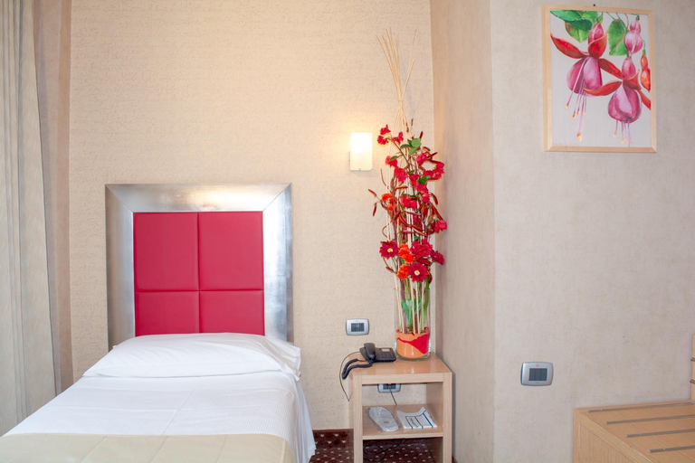 Bedroom 3, Hotel Susa, Milano